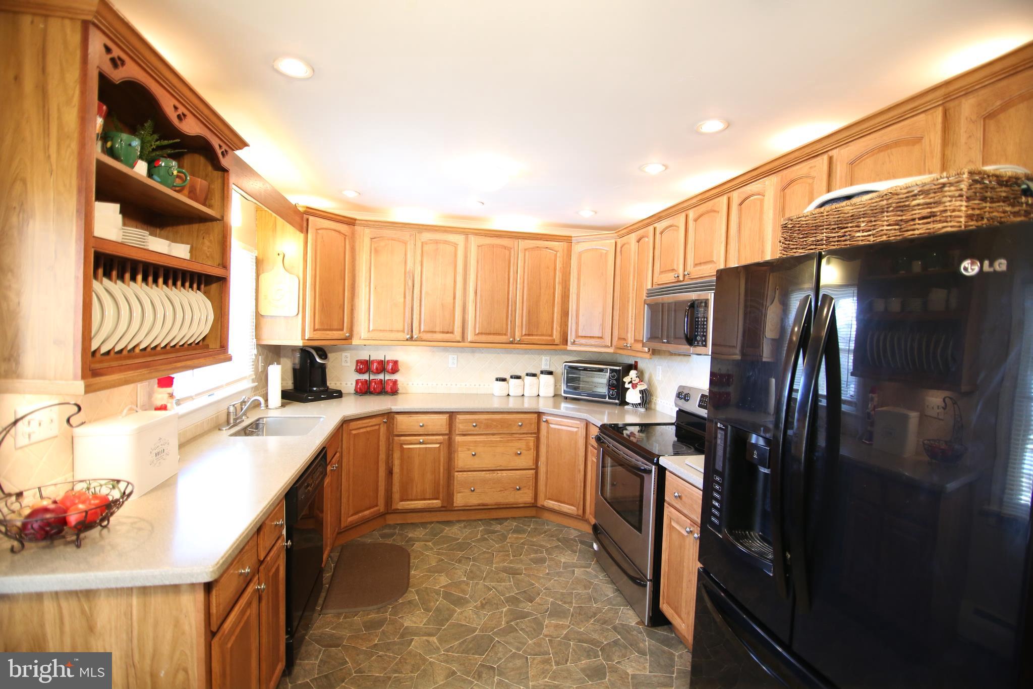 100 Cobalt Cross Road Levittown, PA 19057 - Photo 7 of 31 Gallery Image 7