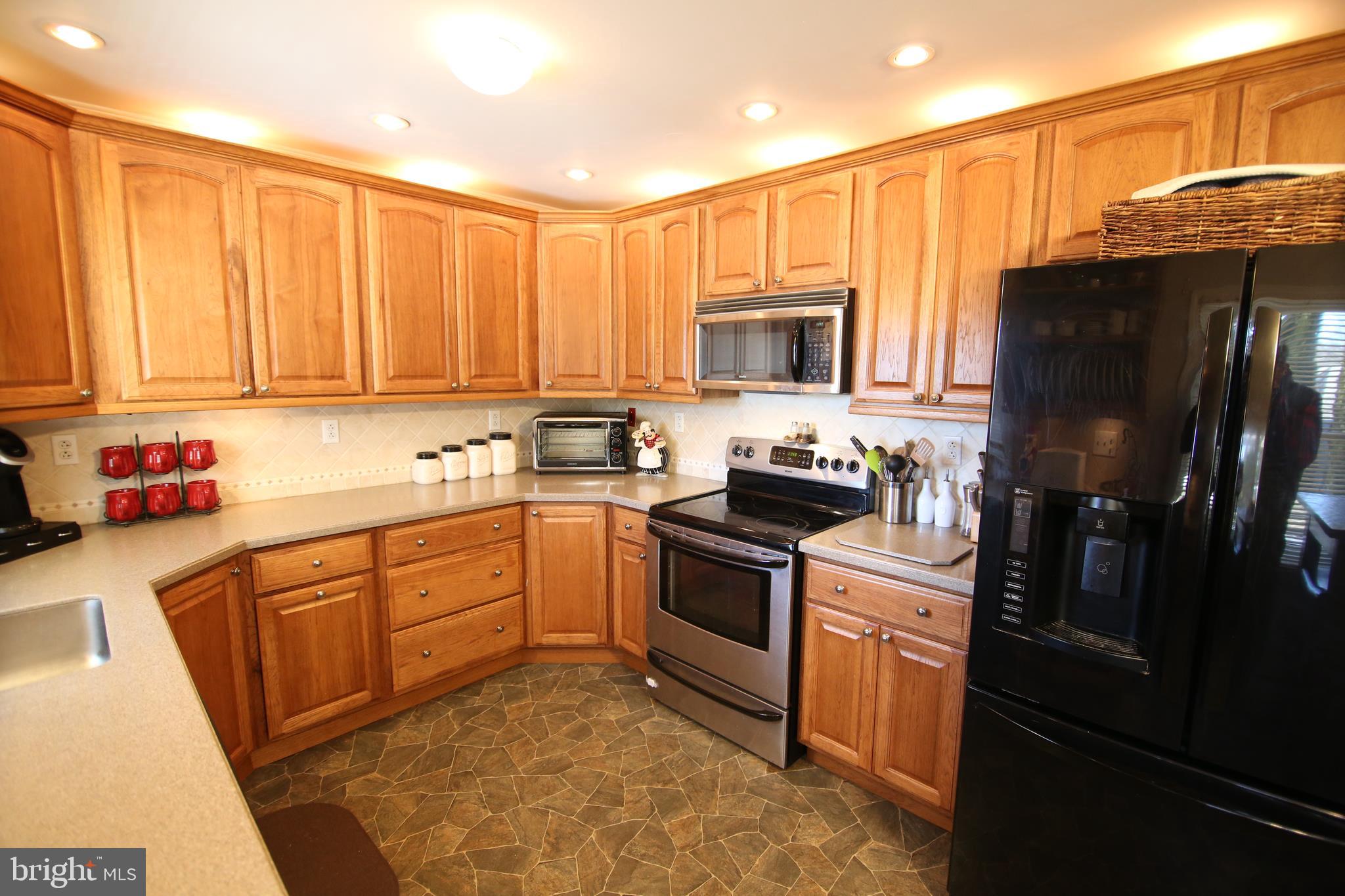 100 Cobalt Cross Road Levittown, PA 19057 - Photo 9 of 31 Gallery Image 9