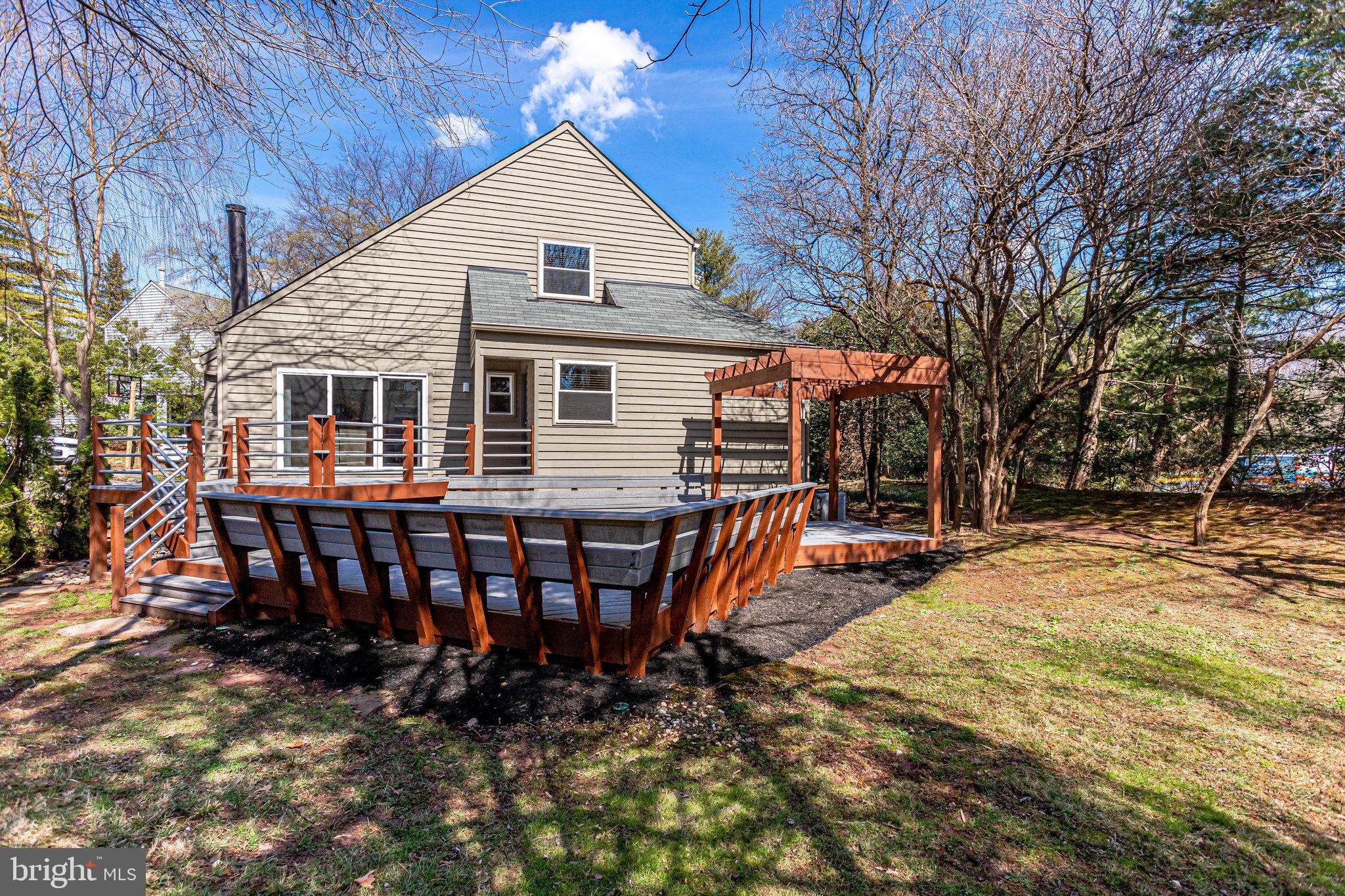 1657 Cedar Hollow Way Reston, VA 20194 - Photo 6 of 36 Best deck in the neghborhood...