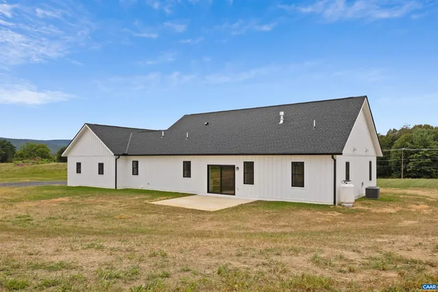 $689,000 | 1416 Ladd Road, Waynesboro, VA 22980