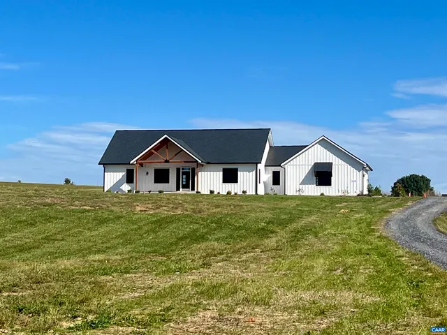 $689,000 | 1416 Ladd Road, Waynesboro, VA 22980