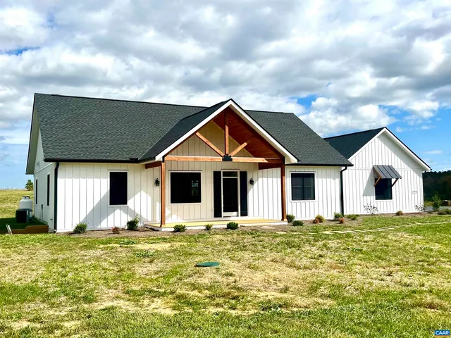 $689,000 | 1416 Ladd Road, Waynesboro, VA 22980