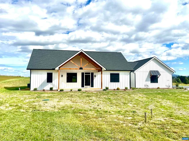 $689,000 | 1416 Ladd Road, Waynesboro, VA 22980