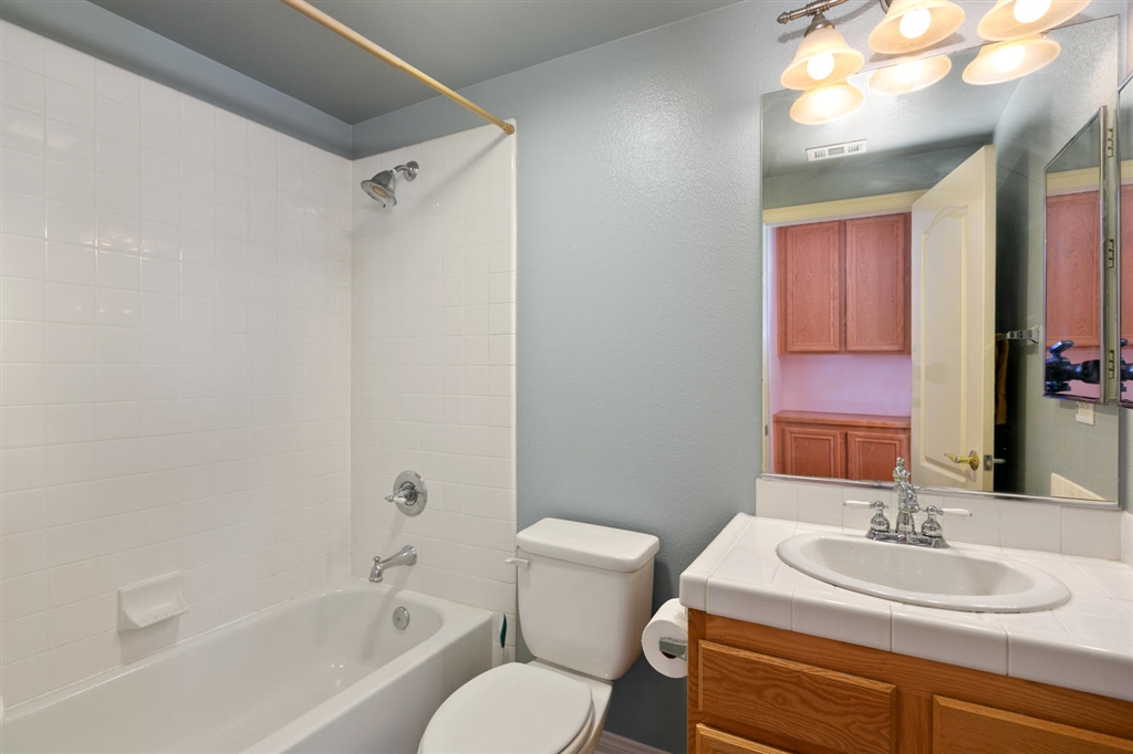 678 Ridgemont Circle Escondido, CA 92027 - Photo 19 of 25