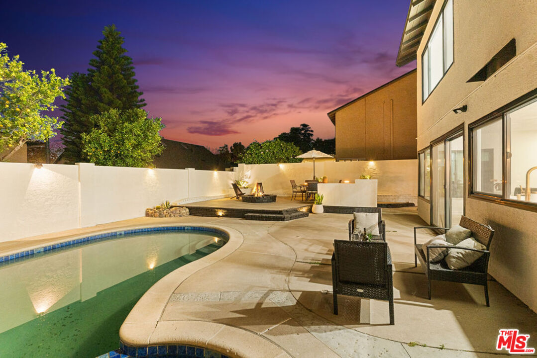 2313 Rynerson Court Simi Valley, CA 93065 - Photo 2 of 45 Gallery Image 2
