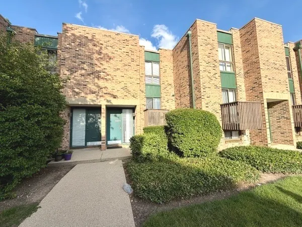 $2,500 | 1929 Songsparrow Court, Unit 1929, Schaumburg, IL 60173
