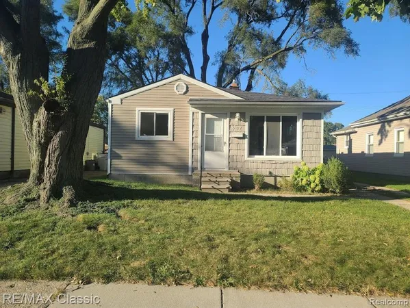 $1,500 | 937 East Annabelle Avenue, Hazel Park, MI 48030