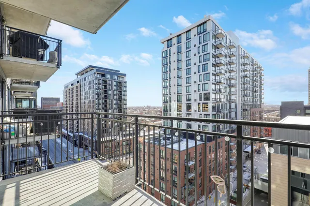 $2,950 | 740 Portland Avenue, Unit 907, Minneapolis, MN 55415