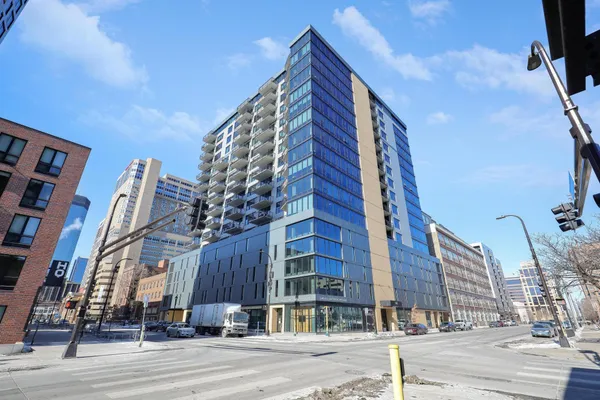 $2,950 | 740 Portland Avenue, Unit 907, Minneapolis, MN 55415