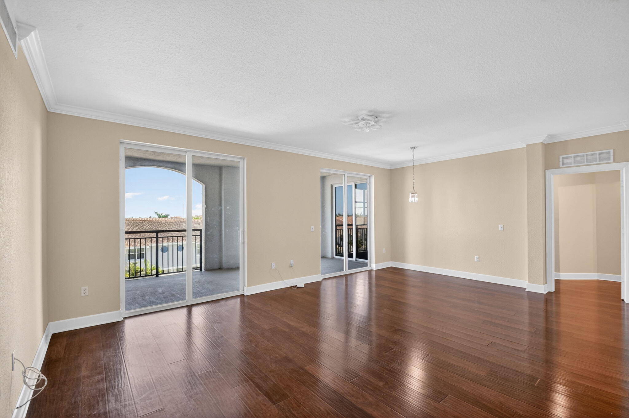 1660 Renaissance Commons Boulevard, Unit 2517 Boynton Beach, FL 33426 - Photo 8 of 93 9-web-or-mls-DSC_6996