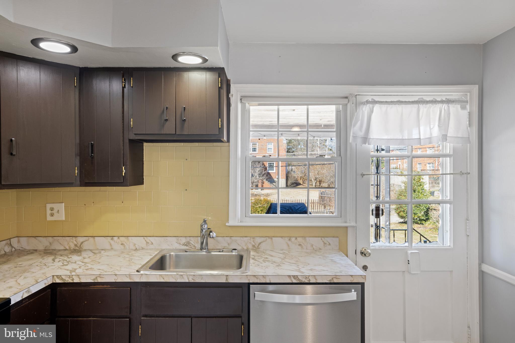 8140 Pleasant Plains Road Baltimore, MD 21286 - Photo 11 of 33 Gallery Image 11