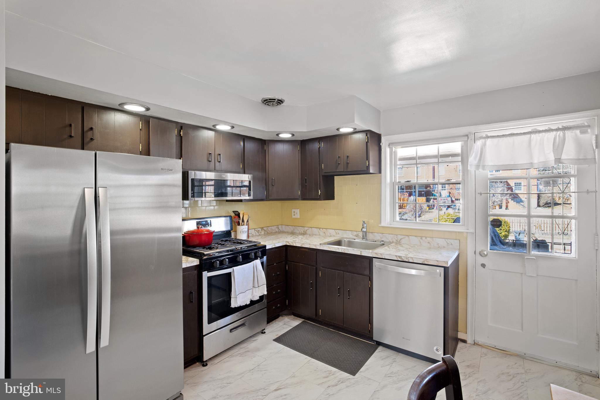 8140 Pleasant Plains Road Baltimore, MD 21286 - Photo 10 of 33 Gallery Image 10
