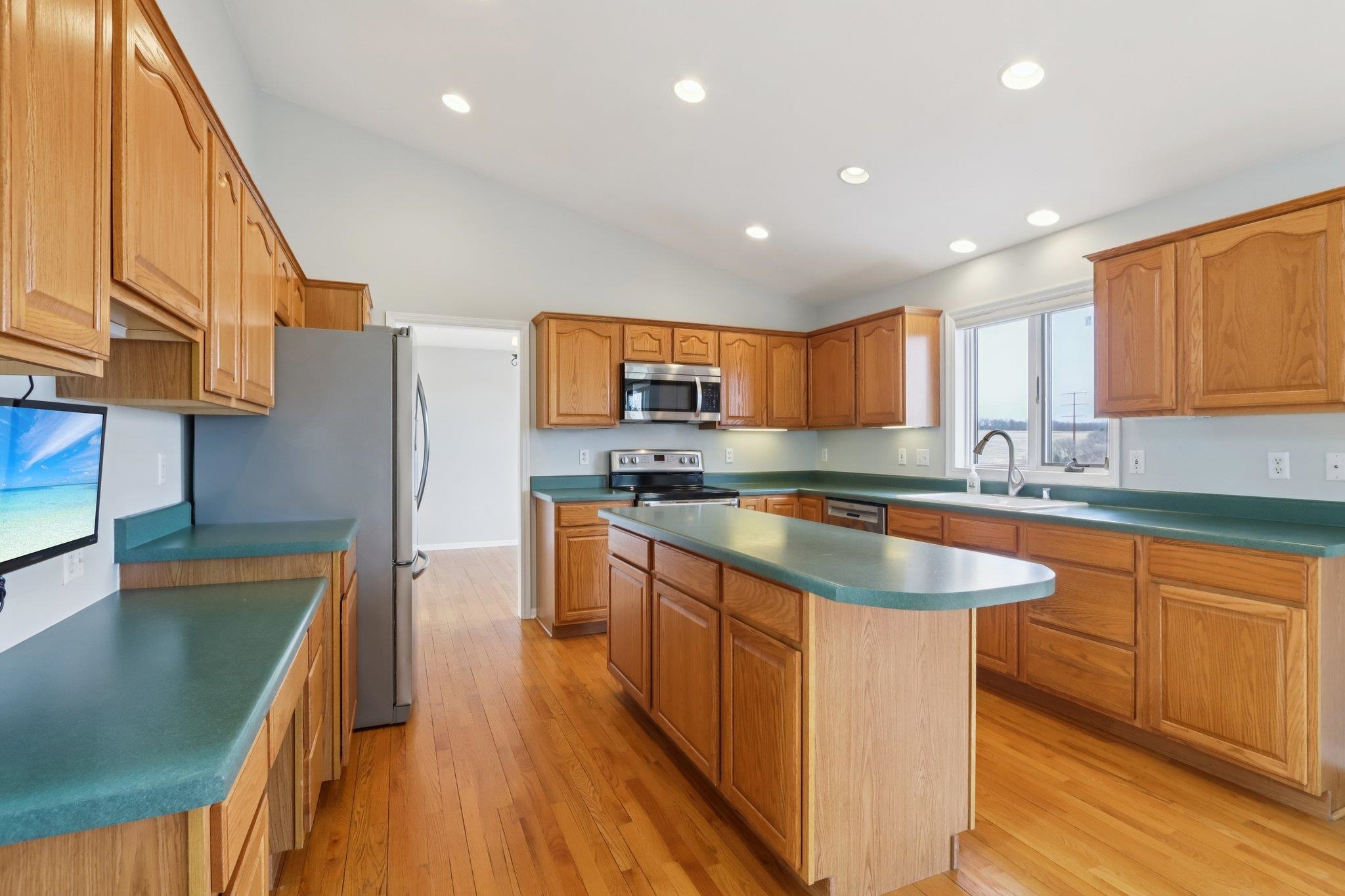 8580 Stonebrook Circle Middleton, WI 53562 - Photo 12 of 62