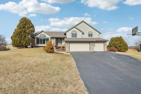 $650,000 | 8580 Stonebrook Circle, Middleton, WI 53562