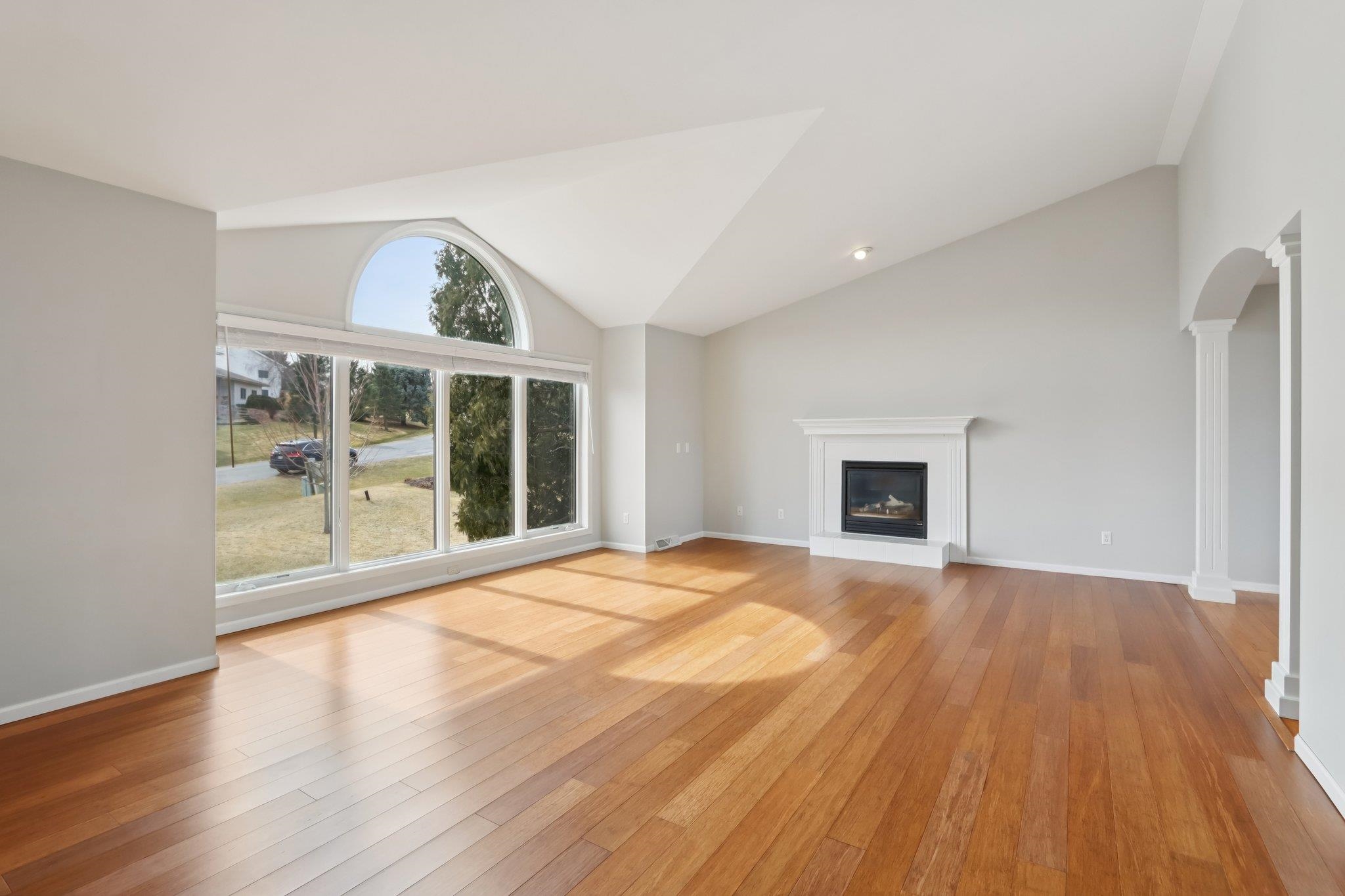 8580 Stonebrook Circle Middleton, WI 53562 - Photo 5 of 62