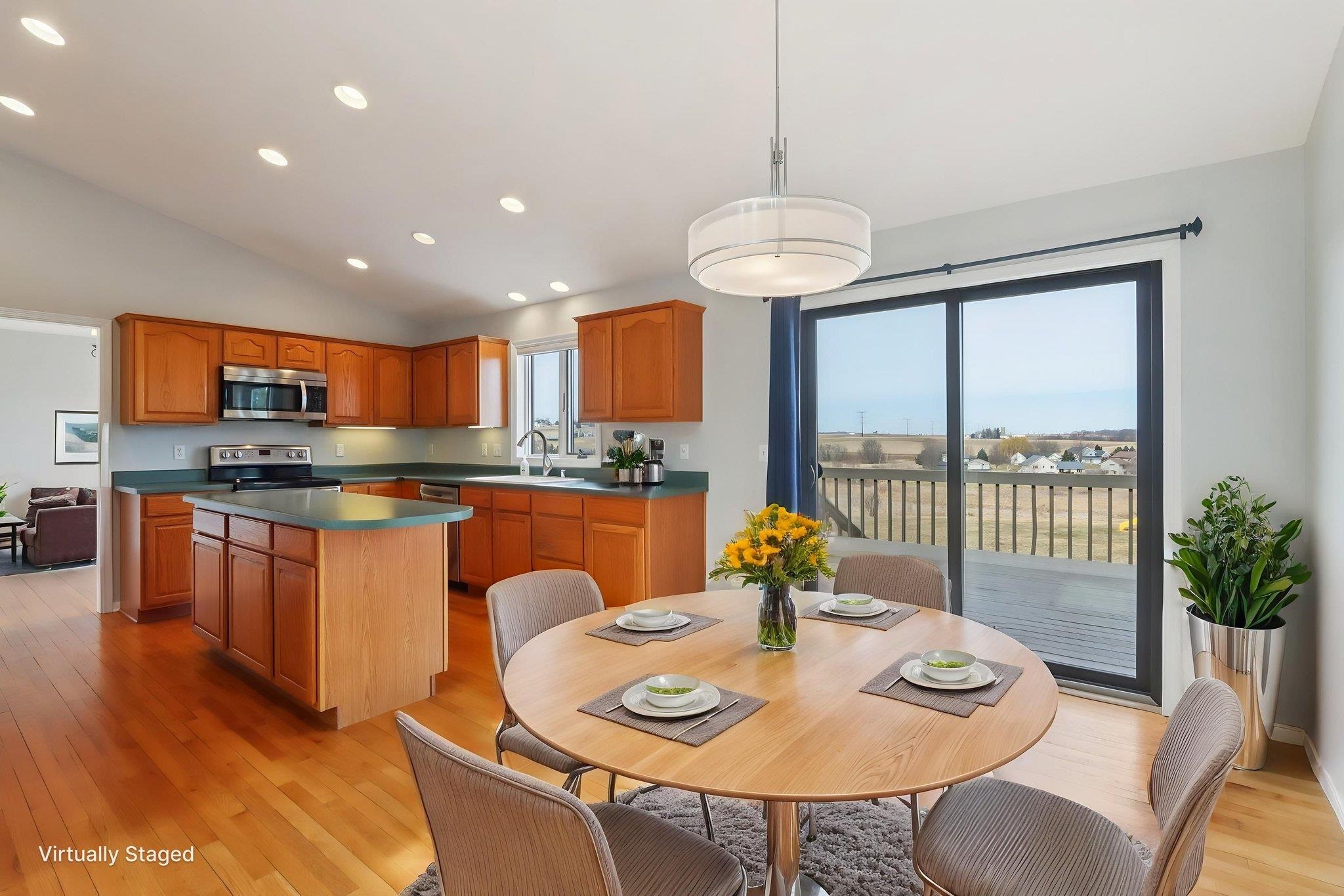 8580 Stonebrook Circle Middleton, WI 53562 - Photo 8 of 62