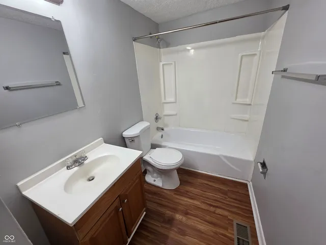 $850 | 6262 Eastridge Drive, Unit 102, Indianapolis, IN 46219