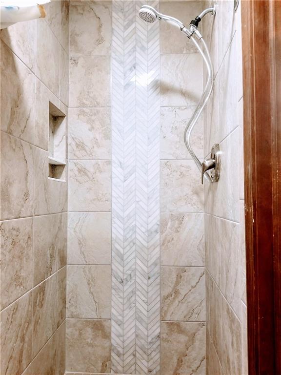 1840 Mitthoeffer Road Indianapolis, IN 46229 - Photo 7 of 19 Gallery Image 7