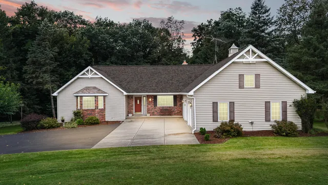 $649,900 | N5120 Summit Court, Empire, WI 54937