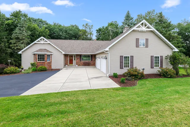 $649,900 | N5120 Summit Court, Empire, WI 54937