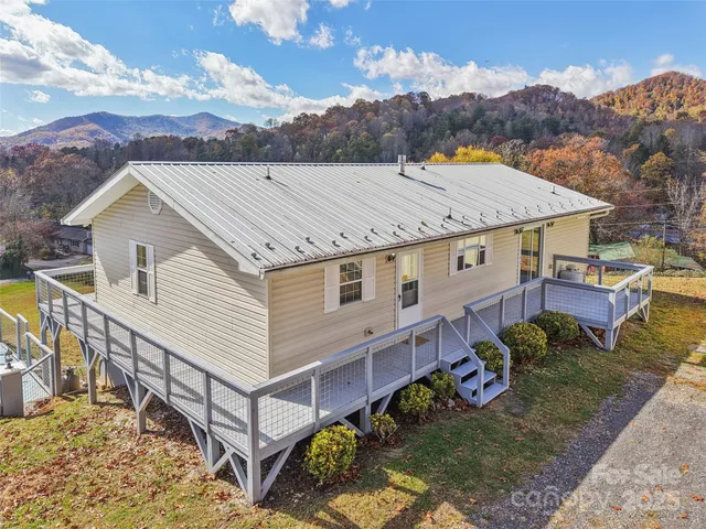 $680,000 | 7 Crystal Lane, Waynesville, NC 28785