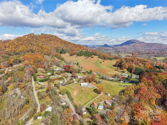 $680,000 | 7 Crystal Lane, Waynesville, NC 28785