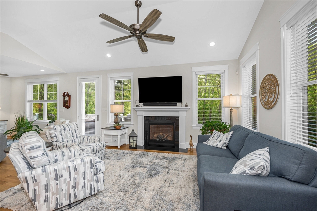 63 Rowell Lane Middleton, MA 01949 - Photo 5 of 34