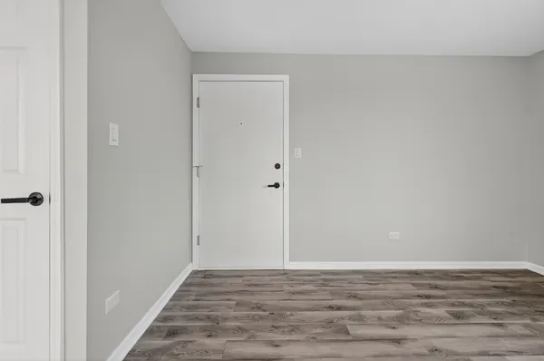 $250,000 | 6260 South Newland Avenue, Unit 3S, Chicago, IL 60638