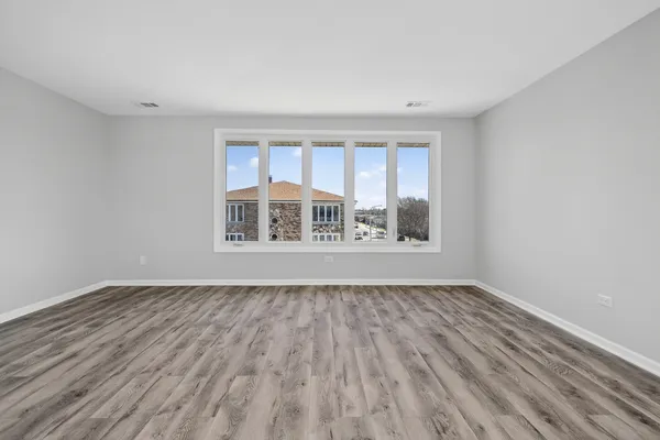 $250,000 | 6260 South Newland Avenue, Unit 3S, Chicago, IL 60638