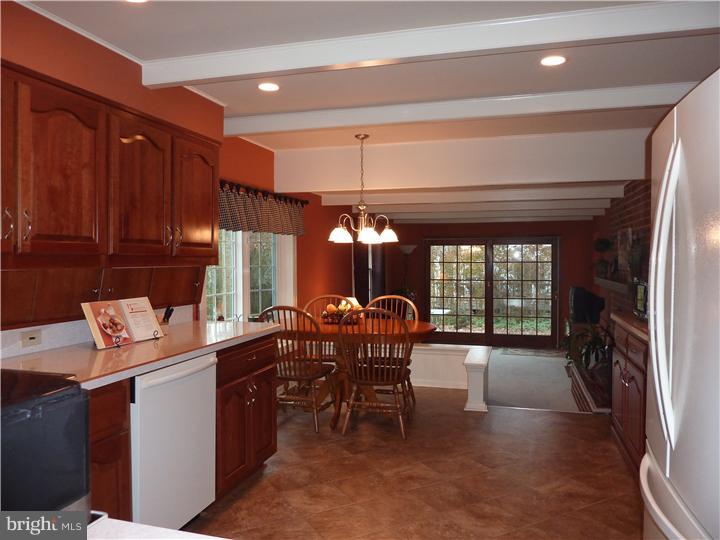 405 Wayland Road Cherry Hill, NJ 08034 - Photo 3 of 20 Kitchen
