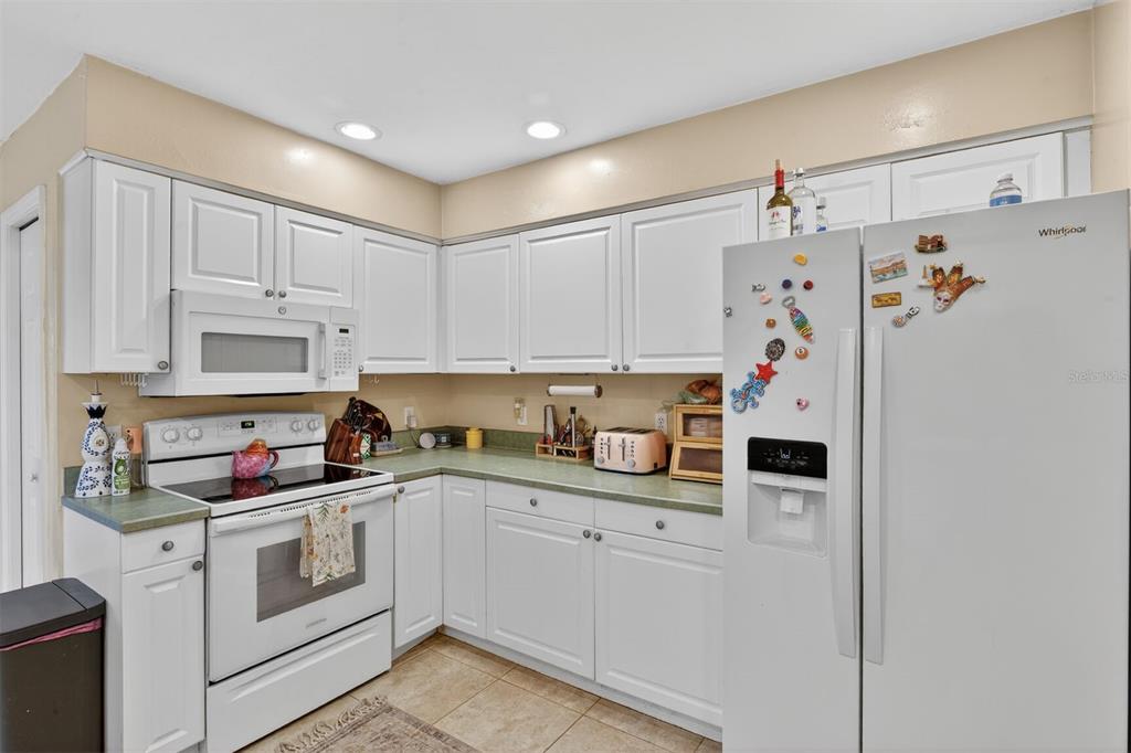 305 Northwest 28th Street Gainesville, FL 32607 - Photo 9 of 43