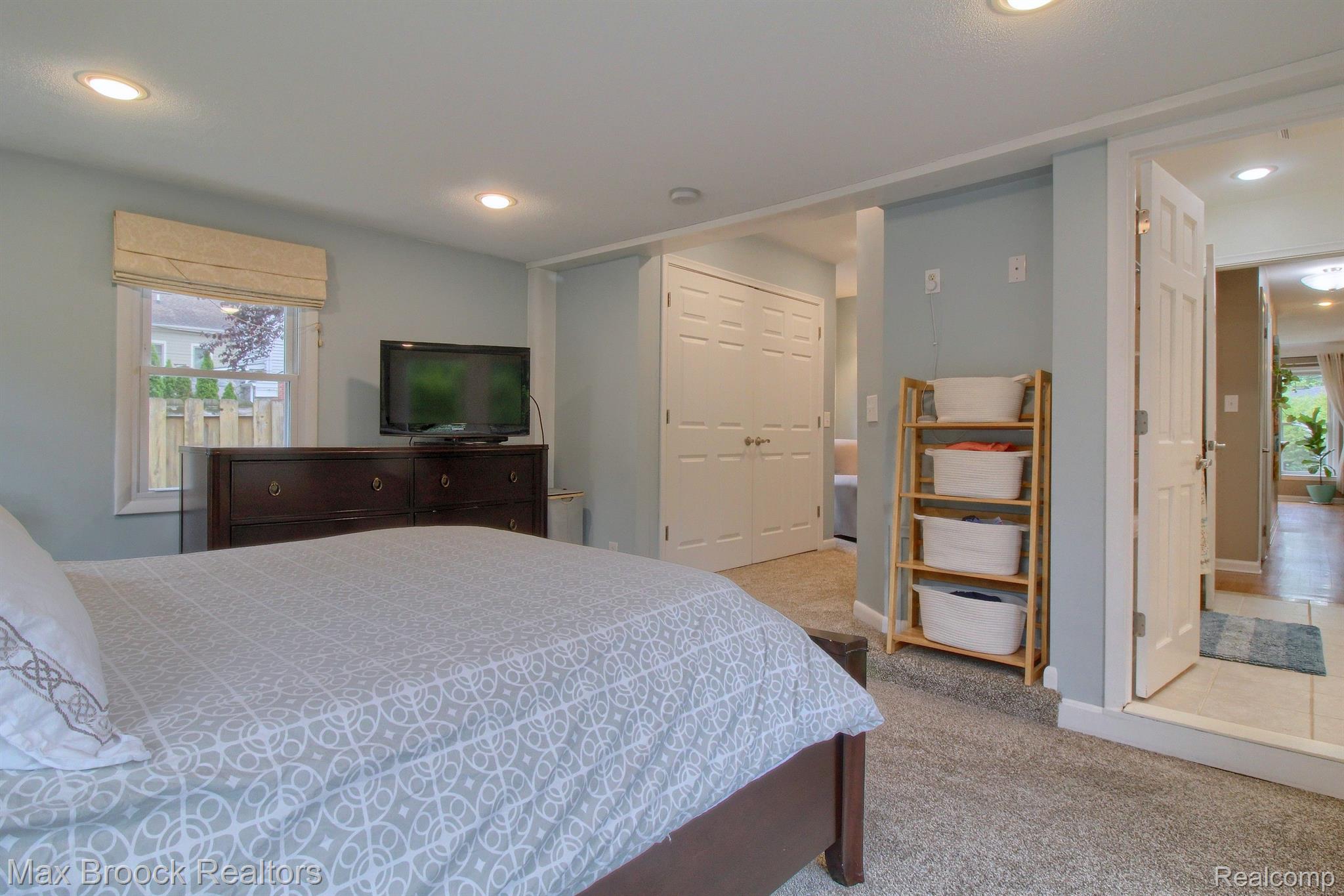 2313 Pembroke Road Birmingham, MI 48009 - Photo 13 of 32 Gallery Image 13