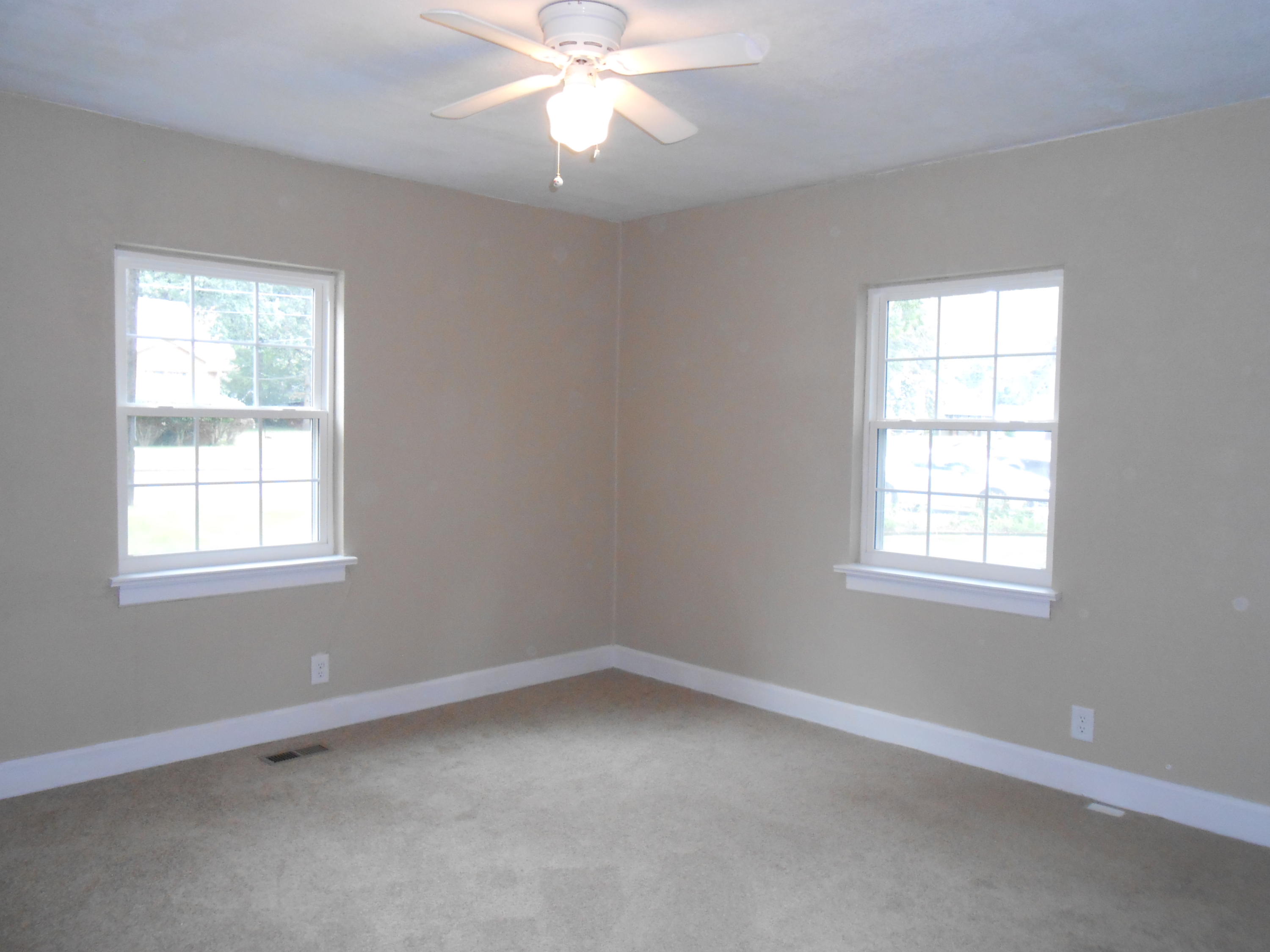 110 North Moore Road Chattanooga, TN 37411 - Photo 12 of 37 012