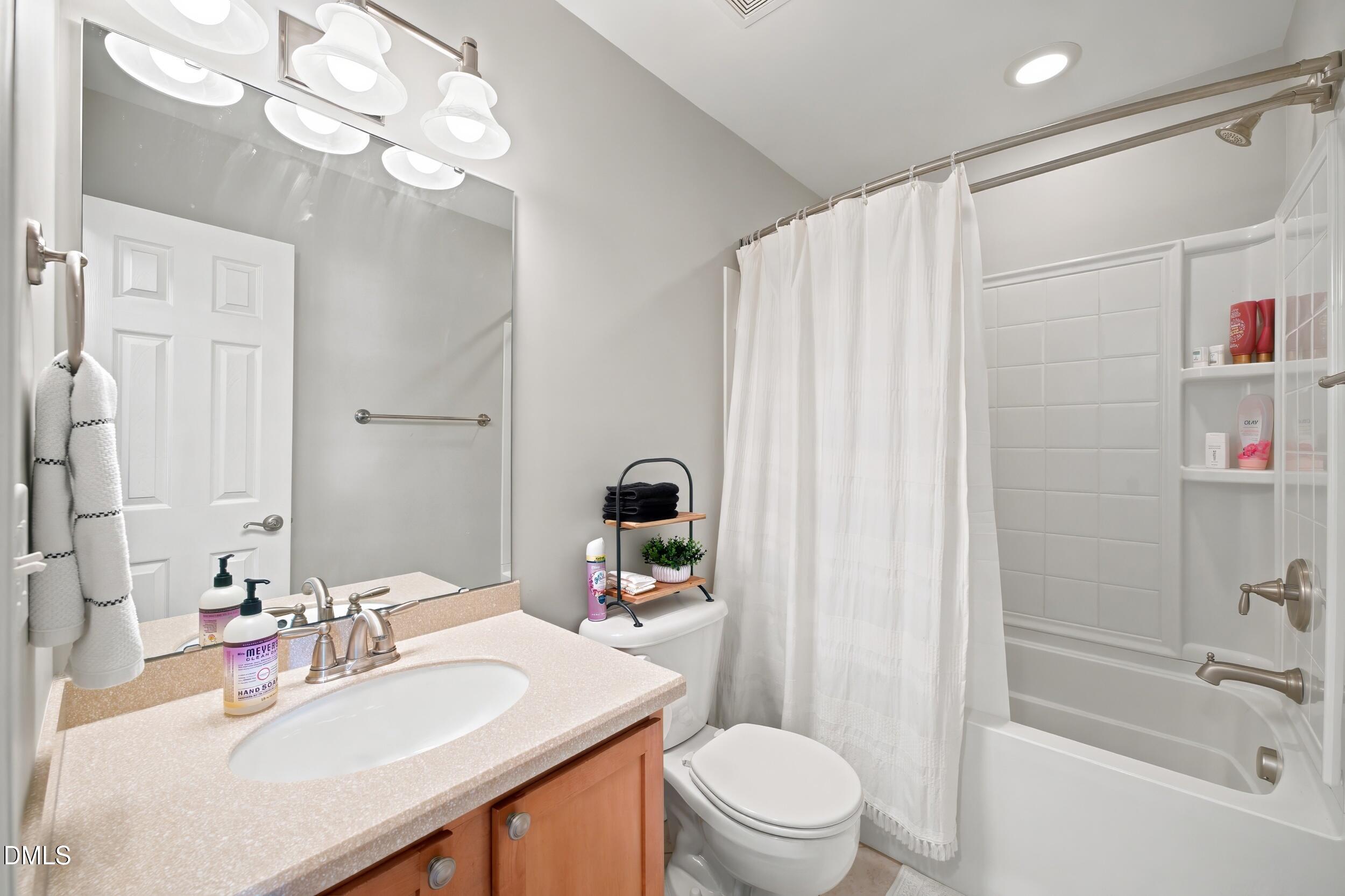 1121 Consortium Drive, Unit 115 Raleigh, NC 27603 - Photo 15 of 22 15 -1121 consortium dr, interior
