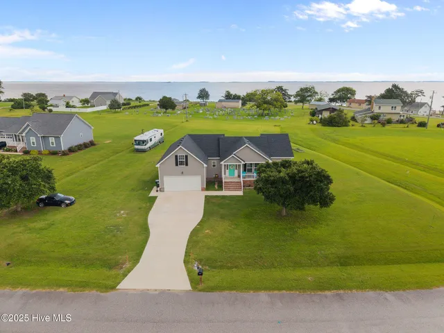 $489,000 | 102 Gull Rock View, Coinjock, NC 27923