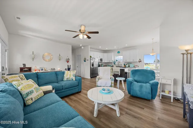 $489,000 | 102 Gull Rock View, Coinjock, NC 27923