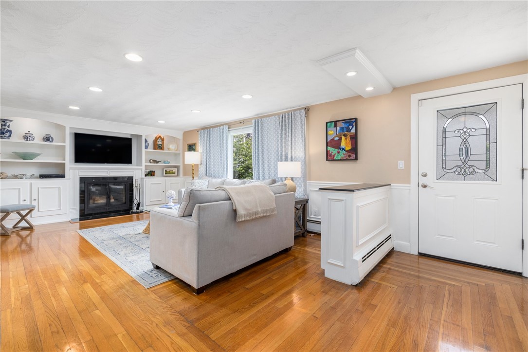 57 Hillside Road Lincoln, RI 02865 - Photo 8 of 37 Gallery Image 8