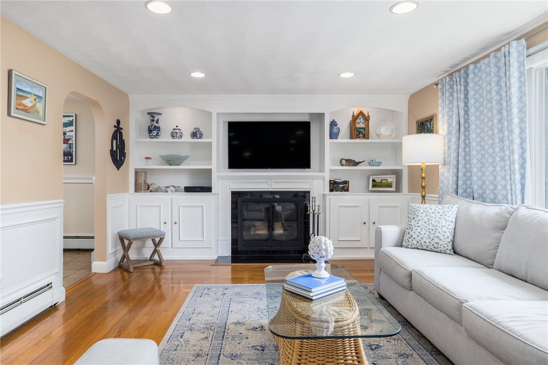57 Hillside Road Lincoln, RI 02865 - Photo 9 of 37 Gallery Image 9