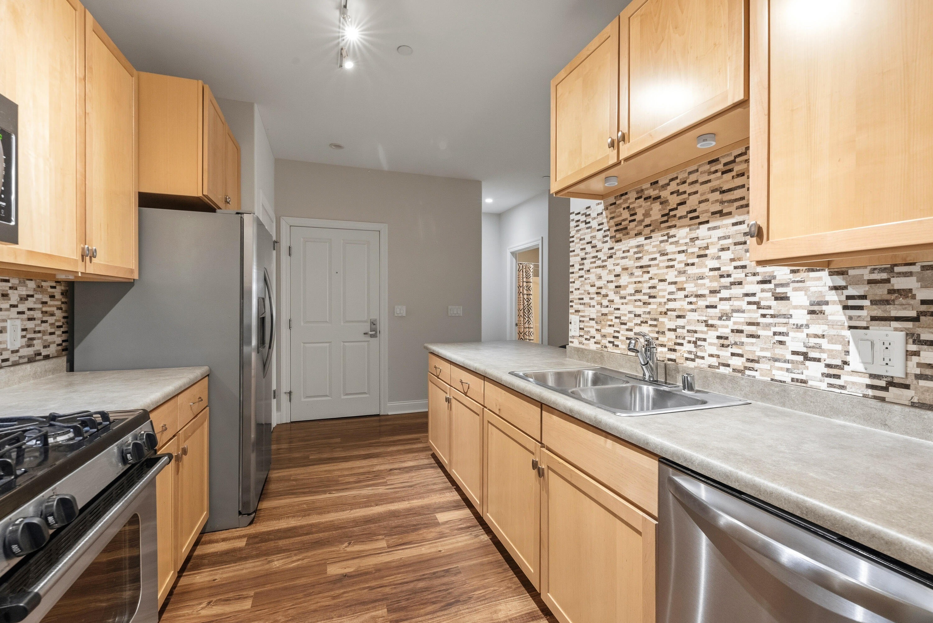 1915 North Water Street, Unit 101 Milwaukee, WI 53202 - Photo 3 of 25 Kitchen