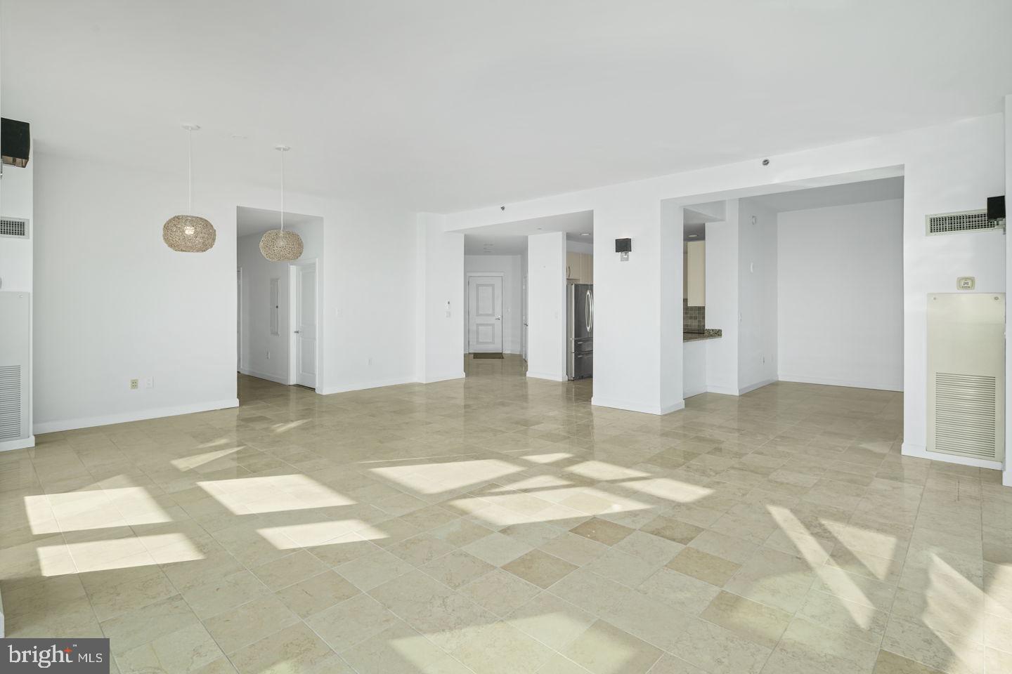 901 North Penn Street, Unit R1802 Philadelphia, PA 19123 - Photo 14 of 32 a view of an empty room