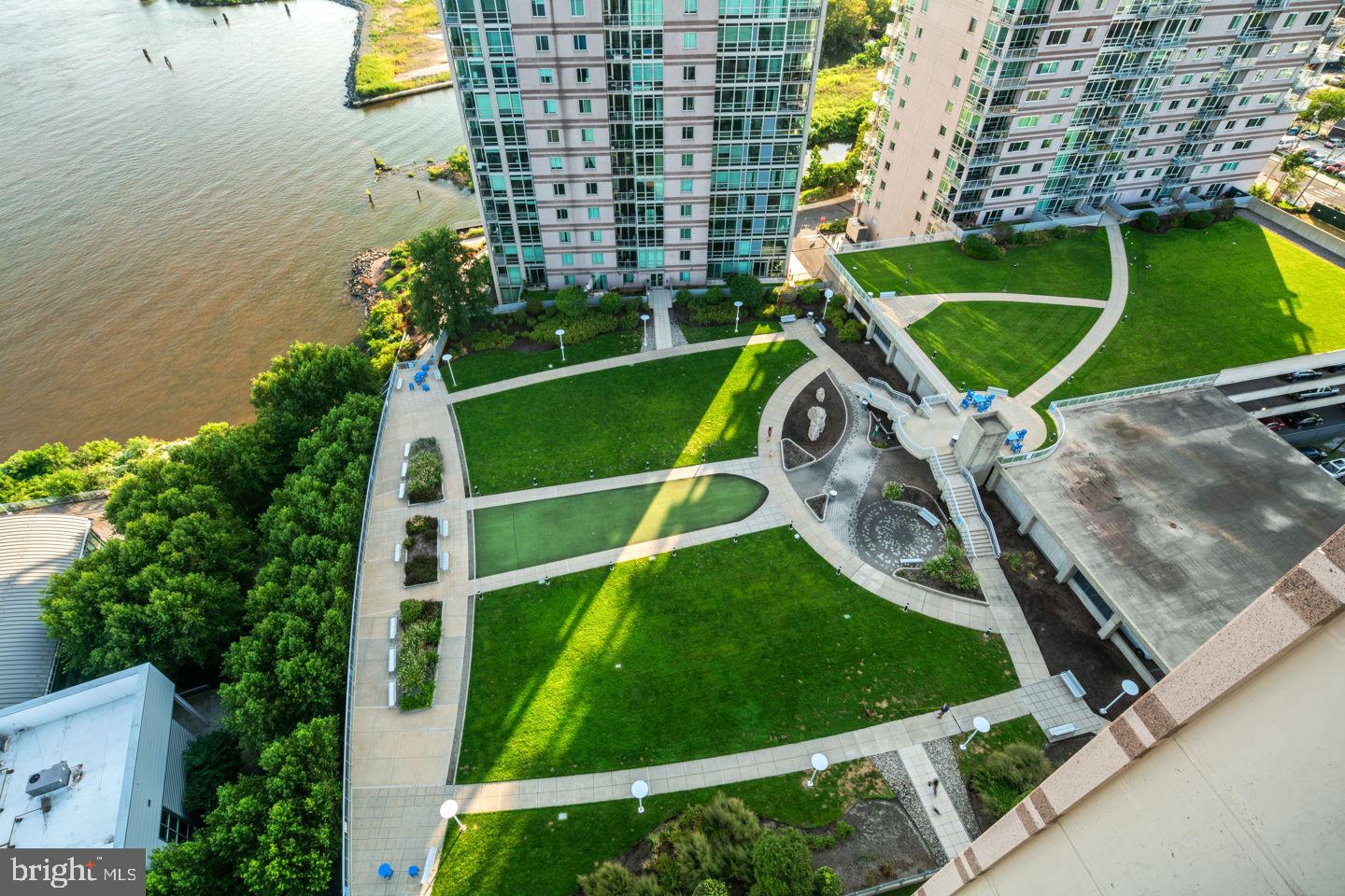 901 North Penn Street, Unit R1802 Philadelphia, PA 19123 - Photo 27 of 32 an aerial view of a pool