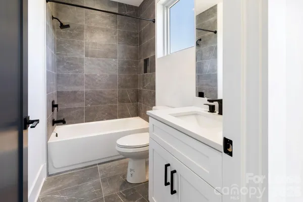 $2,500 | 3525 Avalon Avenue, Charlotte, NC 28208