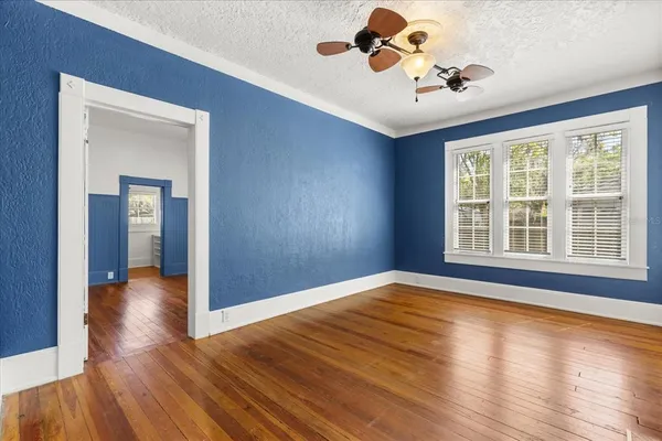 $300,000 | 57 South Trowell Avenue, Umatilla, FL 32784