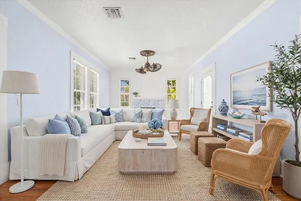 $300,000 | 57 South Trowell Avenue, Umatilla, FL 32784