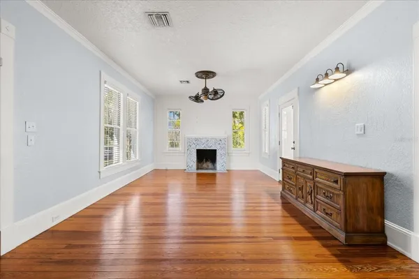 $300,000 | 57 South Trowell Avenue, Umatilla, FL 32784