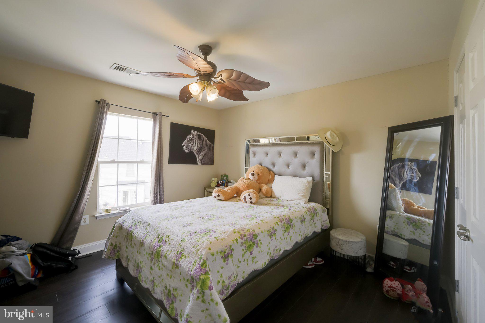601 Crossover Court Frederick, MD 21703 - Photo 47 of 55 Cozy bedroom with playful charm.