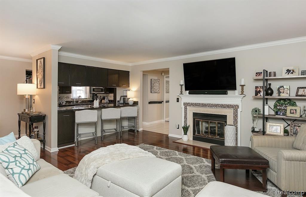 1665 Huntington Park, Unit F Rochester Hills, MI 48309 - Photo 2 of 34