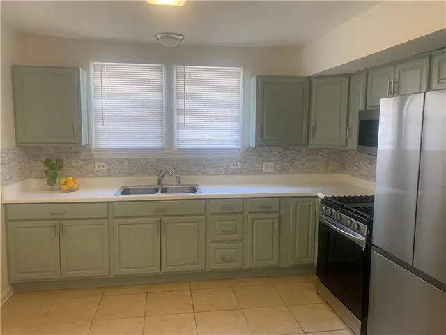 $1,950 | Undisclosed Address, New Orleans, LA 70122