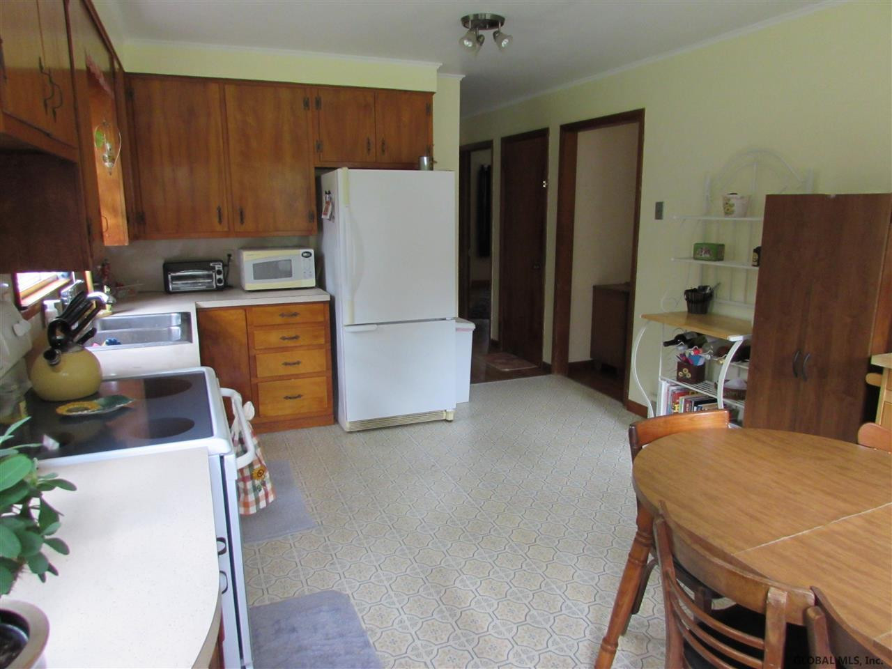 279 Van Wies Point Road Bethlehem, NY 12077 - Photo 12 of 25 Photo 12