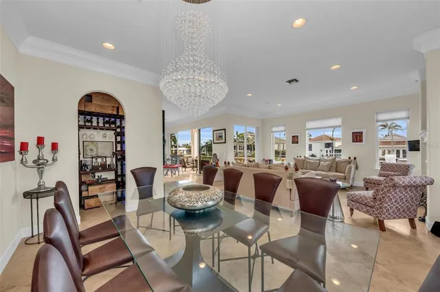$3,995,000 | 550 Yardarm Lane, Longboat Key, FL 34228